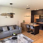 Riverstone Retreat 아파트