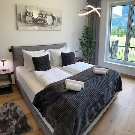 Riverstone Retreat 아파트