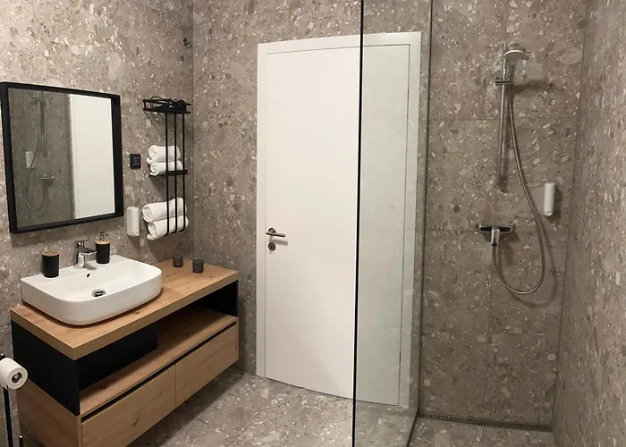 Riverstone Retreat *